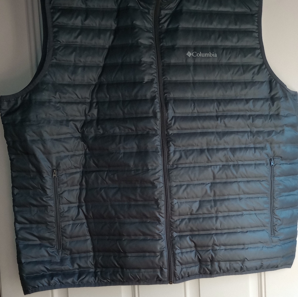 Colombia Men's Powder Light Quilted Vest